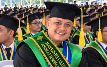 Anggota DPRD Tanjungpinang Dasril Raih Lulusan Terbaik Wisudawan Magister Ilmu Lingkungan UMRAH Dompak 4 Anggota DPRD Tanjungpinang, Dasril menjadi salah seorang Lulusan Terbaik Wisudawan Magister Ilmu Lingkungan UMRAH Dompak