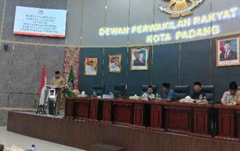 Wali Kota Padang, Fadly Amran sampaikan Ranperda APBD tahun anggaran 2027 dalam rapat paripurna DPRD Kota Padang