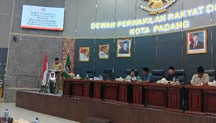 Rancangan APBD Kota Padang 2027 Rp2,81 Triliun, Belanja Modal Hanya Rp 168,2 Miliar 1 Wali Kota Padang, Fadly Amran sampaikan Ranperda APBD tahun anggaran 2027 dalam rapat paripurna DPRD Kota Padang