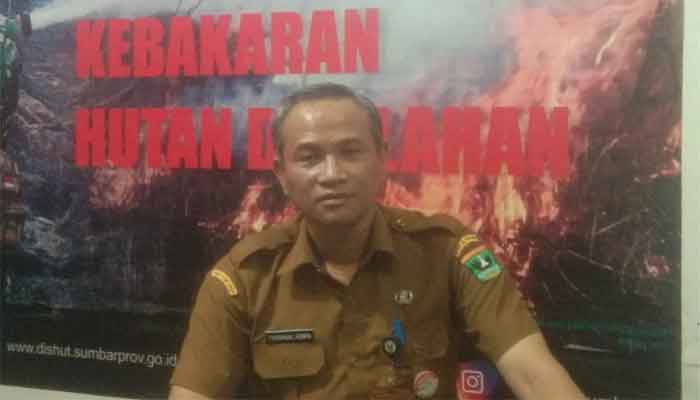 Sumbar Dikepung Kabut Asap Kiriman dari 5 Provinsi Tetangga, Sektor Pendidikan Terganggu 1 Kepala Dinas Kehutanan Provinsi Sumbar, Ferdinal Asmin