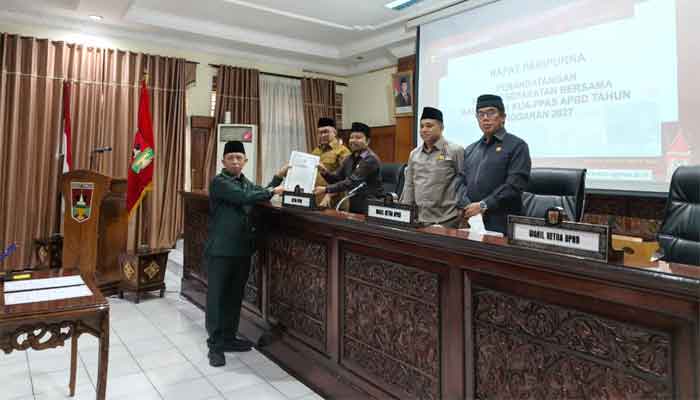 Pemko dan DPRD Bukittinggi Tandatangani Nota Kesepakatan Bersama KUA PPAS APBD 2027 4 Juru bicara Banggar DPRD Bukittinggi, Nur Hasra.