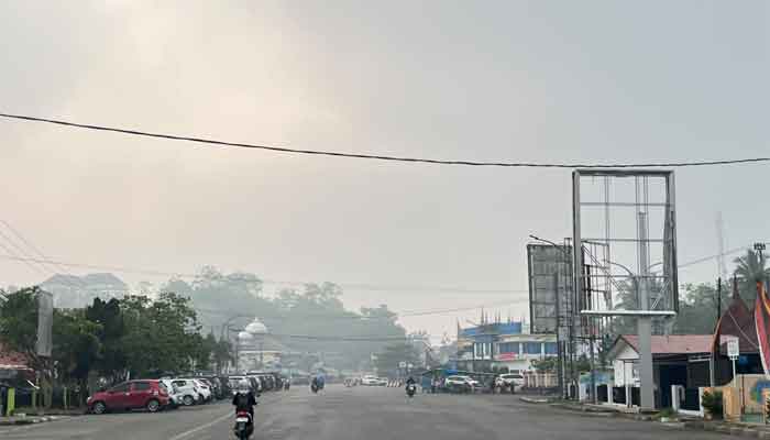 Terdampak Kabut Asap, Ratusan Warga Sijunjung Alami ISPA 1 Kabut asap menyelimuti Muaro Sijunjung, ibukota Kabupaten Sijunjung