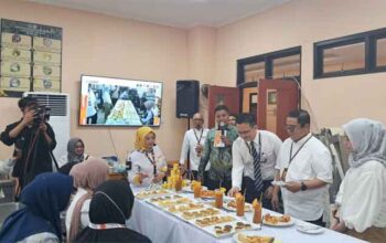 Perkuat UMKM Kuliner, Kementerian Ekonomi Kreatif Bersama UNP, Pemprov Sumbar dan Pemko Padang Selenggarakan MASAMO 2026 5 Kementerian Ekonomi Kreatif Bersama UNP, Pemprov Sumbar dan Pemko Padang Selenggarakan MASAMO 2026