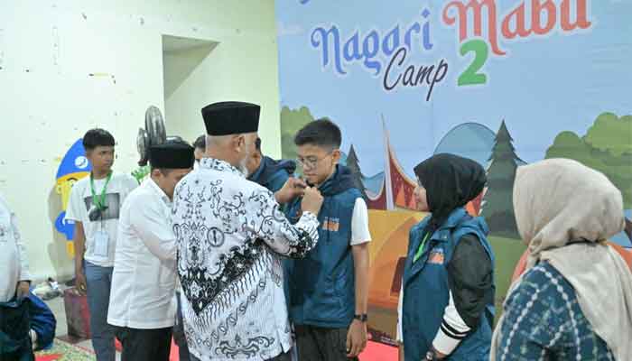 Nagari Mabit Chapter 2: Gubernur Sumbar Dorong Generasi Muda Dekat dengan Masjid dan Melek Keuangan 1 Gubernur Sumbar, Mahyeldi saat membuka Nagari Mabit Chapter 2 di Aula Masjid Raya Syekh Ahmad Khatib Al-Minangkabawi