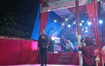 Wakil Ketua DPRD Sumbar Nanda Satria Dorong Pemuda Terus Berkreasi dan Aktif dalam Kegiatan Positif 2 Wakil Ketua DPRD Sumbar Nanda Satria hadiri malam puncak peringatan HUT ke-81 yang digelar Pemuda RW 07 Purus, Kelurahan Purus, Kecamatan Padang Barat, Kota Padang