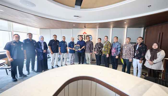 Temui Direksi SIG, Wakil Ketua DPRD Sumbar Dorong Peningkatan PAD dengan Optimalisasi PAP dan Sumbangan Pihak Ketiga 1 Wakil Ketua DPRD Sumbar, Nanda Satria saat bertemu Direksi SIG
