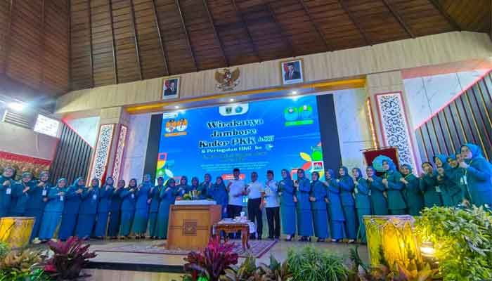 Pembukaan Wirakarya Jambore PKK XXII dan Peringatan HKG PKK ke-54 tingkat Provinsi Sumatera Barat di Kota Bukittinggi