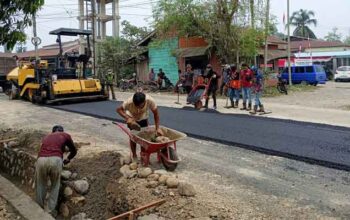 Pengaspalan Rampung, Jalan Koridor Eks RSUD Sungai Dareh Direncanakan Jadi 2 Jalur 6 Pengaspalan Jalan Koridor Eks RSUD Sungai Dareh
