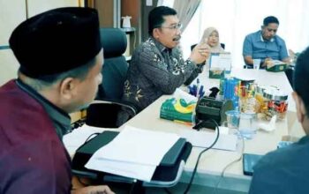 Pemkab Solsel Persiapkan BUMNag Madani Lubuk Malako Jadi Terbaik di Sumbar 3 Rapat persiapan BUMNag Madani Lubuk Malako, Kecamatan Sangir Jujuan, untuk mengikuti penilaian lapangan Lomba BUMNag Berprestasi Tingkat Sumbar tahun 2026