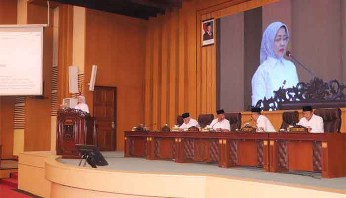 Begini Jawaban Bupati Malang Atas Pandangan Umum Fraksi-Fraksi DPRD terhadap Ranperda APBD 2027 3 Wakil Bupati Malang, Lathifah Shohib