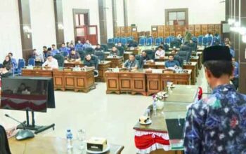 Wakil Bupati Yulian Efi sampaikan jawaban terhadap pandangan umum fraksi-fraksi DPRD atas Nota Pengantar Rancangan APBD Kabupaten Solok Selatan Tahun Anggaran 2027
