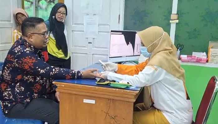 Sekda Solok Selatan, Syamsurizaldi Cek Kesehatan Gratis di Puskesmas Sungai Pagu
