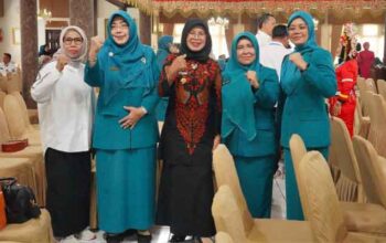 Wabup Leli Arni Dukung Kader Dharmasraya di Jambore Kader PKK Tingkat Sumbar 7 Wakil Bupati Dharmasraya, Leli Arni, menghadiri pembukaan Wirakarya Jambore Kader PKK ke-XXII dan HKG PKK ke-54 Tingkat Provinsi Sumatera Barat di Aula Istana Bung Hatta, Kota Bukittinggi