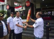 Api Obor PORPROV Sumbar XVI Tiba di Halaman Kantor Bupati Padang Pariaman