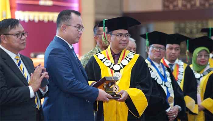 Orasi Ilmiah Dies Natalis ke-72: Kepala BRIN Dorong UNP Jadi Innovation University