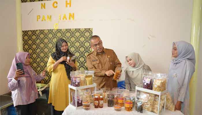 Pemprov Sumbar Siapkan NCH Pangian Sebagai Pusat Ekonomi Kreatif Nagari 1 Sekdaprov Sumbar, Arry Yuswandi meninjau lokasi NCH Pangian