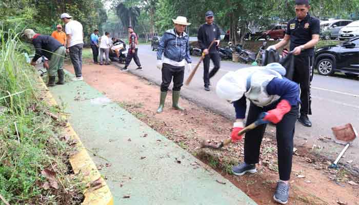 Gubernur Kepri dan Bupati Bintan Kompak Bergotong Royong di Taman Kolam Kijang