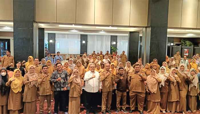 Ketua DPRD Sumbar: Guru PPPK Punya Peran Besar Siapkan Generasi Indonesia Emas 2045 1 Ketua DPRD Sumbar, Muhidi dalam Bimtek Peningkatan Kompetensi Guru PPPK Provinsi Sumatera Barat