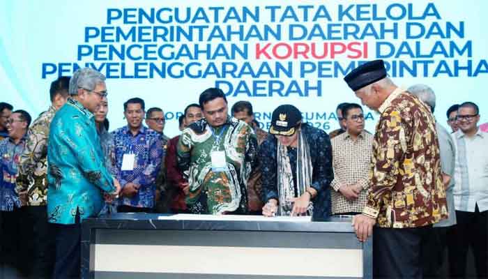 Bupati Dharmasraya, Annisa Suci Ramadhani tandatangani kesepakatan Penguatan Tata Kelola Pemerintahan Daerah dan Pencegahan Korupsi