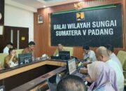 Bupati Padang Pariaman Perkuat Koordinasi Penanganan Pascabencana dengan BWS Sumatera V 9 Bupati Padang Pariaman, John Kenedy Azis (JKA) di Kantor Balai Wilayah Sungai (BWS) Sumatera V di Kota Padang