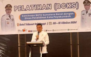 Pemko Payakumbuh Persiapkan 35 Tenaga Pendidikan untuk Jadi Calon Kepala Sekolah 3 Wakil Wali Kota Payakumbuh, Elzadaswarman membuka secara resmi Diklat Bakal Calon Kepala Sekolah (BCKS) tersebut di Hotel Valmont, Bukittinggi