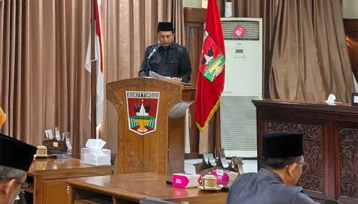 6 Fraksi DPRD Bukittinggi Sampaikan Pandangan Umum tentang 3 Ranperda 2 Fraksi DPRD Bukittinggi Sampaikan Pandangan Umum tentang 3 Ranperda