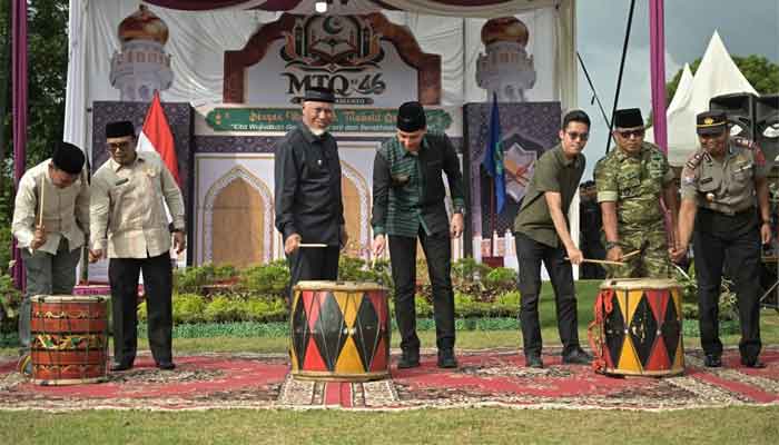 Buka MTQ Nasional ke-46 Tingkat Kota Sawahlunto, Begini Pesan Gubernur Sumbar 1 Gubernur Sumbar, Mahyeldi bersama Wako Riyanda Putra saat pembukaan MTQ Nasional ke-46 Tingkat Kota Sawahlunto