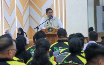 Hari Sumpah Pemuda ke-98, Bupati Bintan Ajak Pemuda Jadi Generasi Patriotik, Gigih dan Berempati 3 Bupati Bintan, Roby Kurniawan beri sambutan pada upacara Hari Sumpah Pemuda ke-98