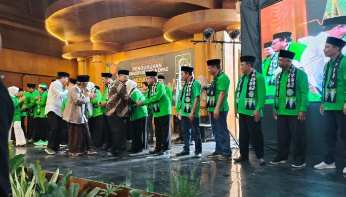 Dikukuhkan di Kampung Coklat, DPC PKB Kabupaten Blitar Bidik 14 Kursi pada Pemilu 2029