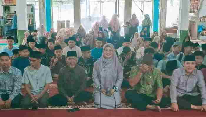 84 Kafilah Kecamatan Barangin Siap Berlaga di MTQ ke-46 Kota Sawahlunto 1 Camat Irma Mulyadi melepas 84 kafilah Kecamatan Barangin Ke Musabaqah Tilawatil Qur’an (MTQ) ke-46 Tingkat Kota Sawahlunto Tahun 2026