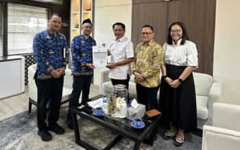 Bupati Padang Pariaman Ajukan Sejumlah Pembangunan Infrastruktur ke Dirjen Bina Marga 4 Bupati Padang Pariaman, John Kenedy Azis ajukan sejumlah agenda strategis pembangunan infrastruktur ke Dirjen Bina Marga