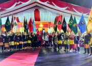 Kontingen Solok Selatan Siap Raih Prestasi di 23 Cabor Porprov XVI Sumbar 11 Kontingen Solok Selatan dalam pembukaan Porprov XVI Sumbar di Kota Padang