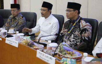 Kuliah Umum di UNP, Menteri Sosial: Kemiskinan Harus Diakhiri dengan Pendidikan