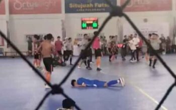 Laga Final Fustal Porprov di Limapuluh Kota Ricuh, Pemain Saling Adu Jotos 3 Adu jotos antar pemain usai laga final Fustal Porprov di Limapuluh Kota