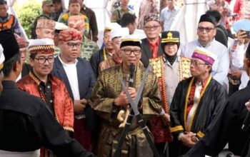 Gubernur Mirza Dorong Mulang Maya Jadi Desa Wisata Budaya Unggulan Lampung 4 Gubernur Rahmat Mirzani Djausal melakukan kunjungan kerja ke Desa Wisata Berbudaya Lampung di Desa Mulang Maya, Kecamatan Kotabumi, Kabupaten Lampung Utara (Lampura)