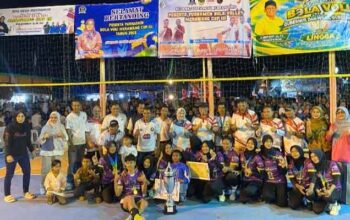 Wagub Kepri Hadiri Penutupan Turnamen Bola Voli Merawang Cup III di Lingga, Janji Renovasi Lapangan Tuah Perkasa 3 Wagub Kepri, Nyanyang Haris Pratamura hadiri penutupan Turnamen Bola Voli Merawang Cup III di Desa Merawang, Kecamatan Lingga, Kabupaten Lingga