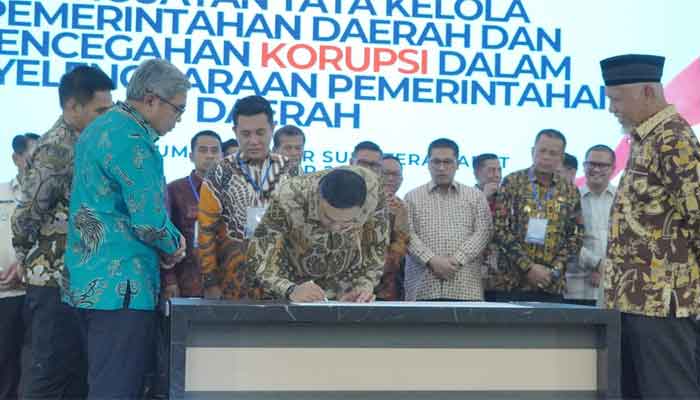 Bupati Sijunjung Tandatangani Komitmen Bersama Perbaikan Tata Kelola Perencanaan, Penganggaran serta Pengadaan Barang dan Jasa 1 Bupati Sijunjung, Benny Dwifa Yuswir tandatangani Komitmen Bersama Para Kepala Daerah dan Ketua DPRD se-Sumbar terkait Perbaikan Tata Kelola Perencanaan, Penganggaran serta Pengadaan Barang dan Jasa