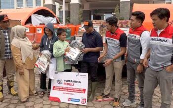 Pertamina Patra Niaga Regional Sumbagut Salurkan Bantuan untuk Pemulihan Pascabencana Banjir Bandang di Kabupaten Solok 4 Pertamina Patra Niaga Regional Sumbagut Salurkan Bantuan untuk Pemulihan Pascabencana Banjir Bandang di Kabupaten Solok