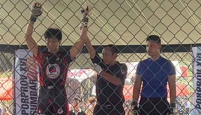 3 Petarung MMA Payakumbuh Sapu Bersih Medali Emas Porprov Sumbar Lewat TKO 1 Petarung MMA Payakumbuh Sapu Bersih Medali Emas Porprov Sumbar