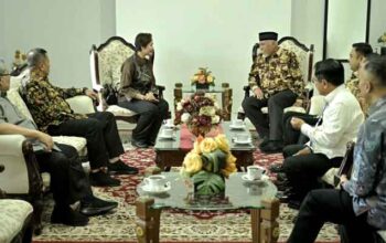 Bupati Padang Pariaman, John Kenedy Azis saat mengikuti Rapat Koordinasi Penguatan Tata Kelola Pemerintah Daerah dan Pencegahan Korupsi dalam Penyelenggaraan Pemerintahan Daerah di Auditorium Gubernuran Sumatera Barat