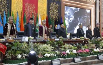 Hari Jadi Sumbar ke-81, Muhidi Sorot UMKM, Budaya hingga Ketangguhan Bencana 2 Rapat Paripurna DPRD Provinsi dalam rangka peringatan Hari Jadi Sumatera Barat (Sumbar) ke-81 tahun 2026.