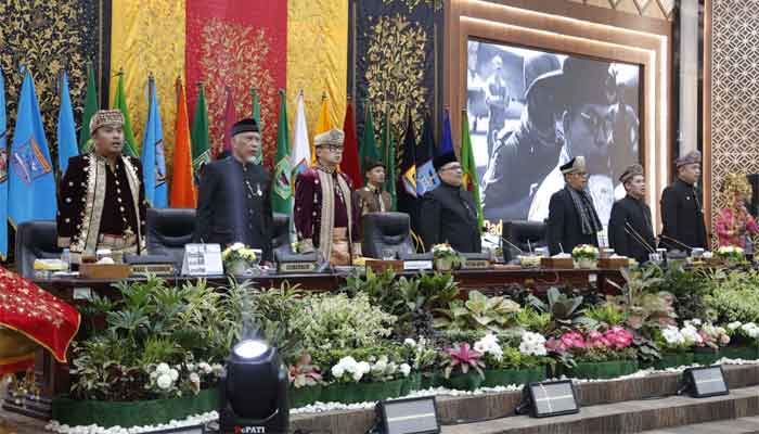 Hari Jadi Sumbar ke-81, Muhidi Sorot UMKM, Budaya hingga Ketangguhan Bencana 1 Rapat Paripurna DPRD Provinsi dalam rangka peringatan Hari Jadi Sumatera Barat (Sumbar) ke-81 tahun 2026.