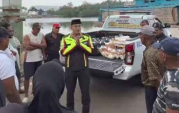 Anggota Polresta Tanjungpinang, IPDA Zulhamsyah Putra saat Razia Perut Lapar