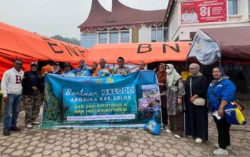 SMSI bersama MAN 1 Kota Bukittinggi Serahkan Bantuan bagi Masyarakat Terdampak Bencana Galodo di Kabupaten Solok 5 SMSI bersama MAN 1 Kota Bukittinggi Serahkan Bantuan bagi Masyarakat Terdampak Bencana Galodo di Kabupaten Solok