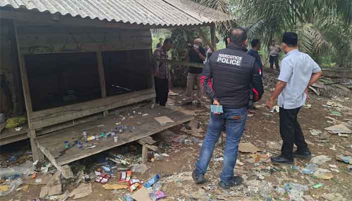 Tim Gabungan Polres Dharmasraya Gerebek Pesta Narkoba di Ampang Kuranji 1 Tim Gabungan Polres Dharmasraya Gerebek Pesta Narkoba di Ampang Kuranji