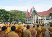Pimpin Apel Gabungan, Wabup Solok Selatan Dorong Percepatan Program dan Kegiatan Fisik Jelang Akhir Tahun 9 Apel Gabungan ASN di Halaman Kantor Bupati Solok Selatan