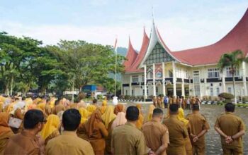 Apel Gabungan ASN di Halaman Kantor Bupati Solok Selatan