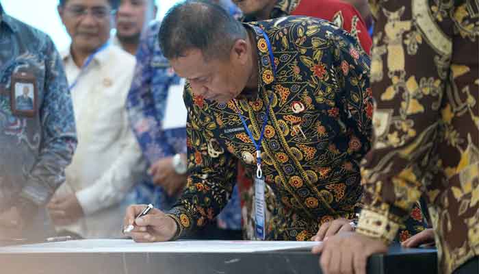 Pemko Payakumbuh Hadiri Rakor Pencegahan Korupsi Bersama KPK 1 Wakil Wali Kota Payakumbuh, Elzadaswarman tandatangani komitmen dalam membangun tata kelola birokrasi yang bersih, transparan, dan akuntabel