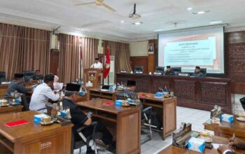 Wako Bukittinggi Sampaikan Jawaban terhadap Pandangan Umum Fraksi DPRD Atas 3 Ranperda 5 Wako Bukittinggi, Ramlan Nurmatias sampaikan jawaban terkait Pandangan Umum Fraksi DPRD Atas 3 Ranperda