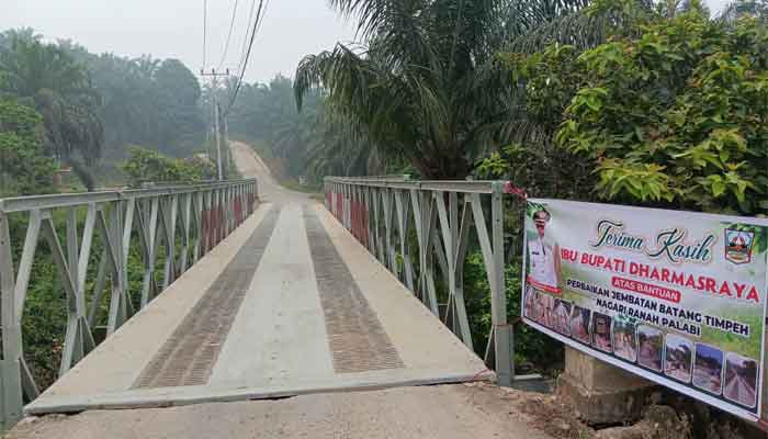 Jembatan Lantai Plat Baja di Kecamatan Timpeh, Kabupaten Dharmasraya. (f/pemkab)Jembatan Lantai Plat Baja di Timpeh